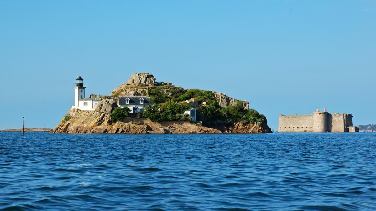 Charmant Studio A Colombages Морле Экстерьер фото